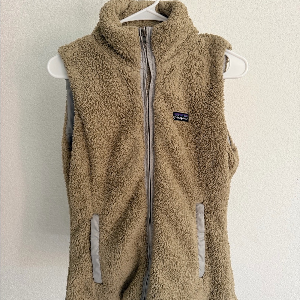 Patagonia Sherpa Fleece Vest in Tan with Black Logo